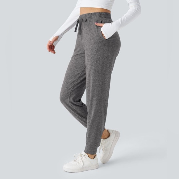 NWT High Waisted Ruched Yoga Joggers Large - Picture 3 of 7